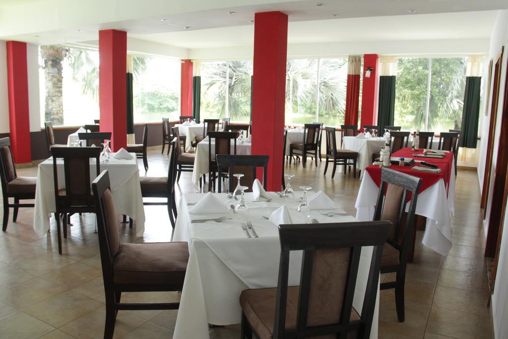 Hotel Vista Lago Santiago Bagian luar foto