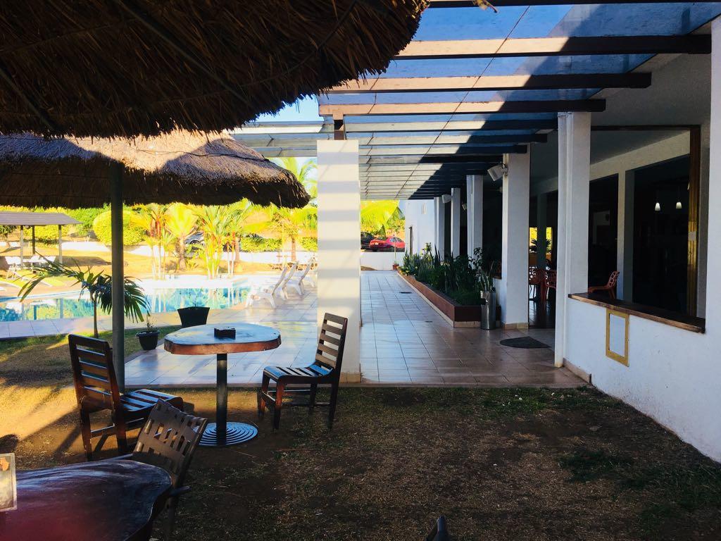 Hotel Vista Lago Santiago Bagian luar foto