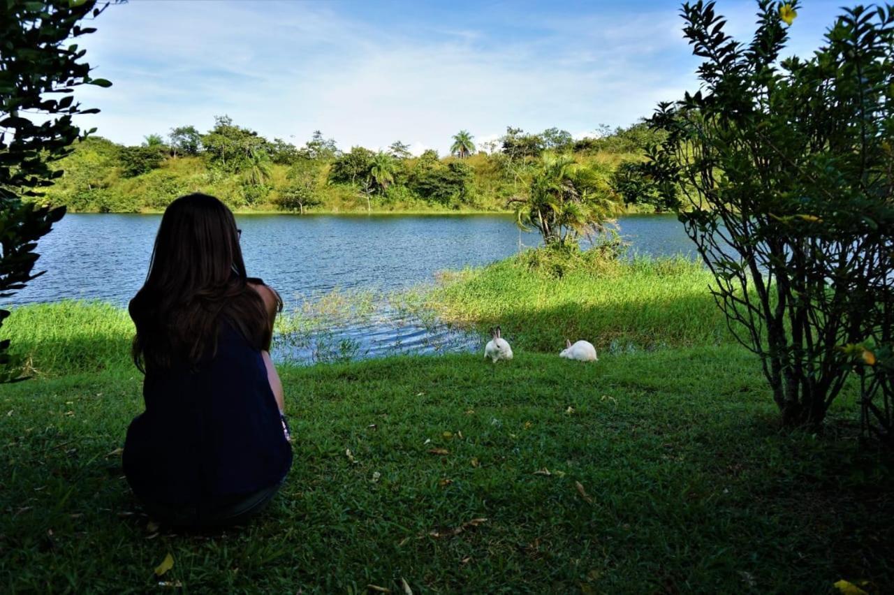 Hotel Vista Lago Santiago Bagian luar foto